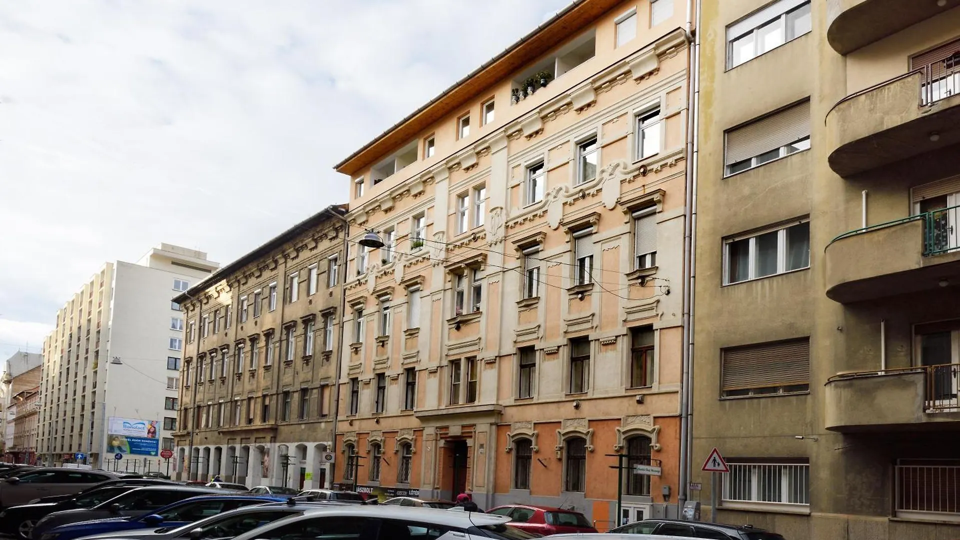 V26 - In The City Center New Apartment With Ac Budapest Hungary